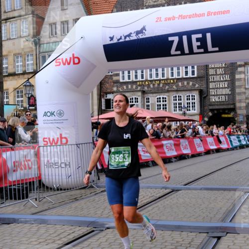 13.09.2026 - 21. swb-Marathon Bremen Tim E. http://msf.ph/oto/10365131 13.09.2026 13:02:38 Ziel 9583 meine-sportfotos.de