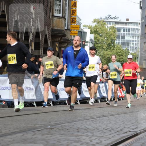 13.09.2026 - 21. swb-Marathon Bremen Strokosch-Dieckow http://msf.ph/oto/10365147 13.09.2026 10:59:49 Ziel 10147, 10377, 10745, 10922, 11151, 11207, 11519, 11594, 11873, 12267, 12295, 12481, 12527, 12537, 10175, 10691, 10758, 10867, 11071, 11158, 11159, 11160, 11250, 11259, 11427, 11445, 11453, 11528, 11637, 11879, 11904, 12123, 12238, 12239, 12274, 12388 meine-sportfotos.de