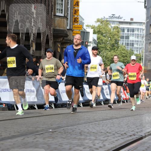 13.09.2026 - 21. swb-Marathon Bremen Strokosch-Dieckow http://msf.ph/oto/10365174 13.09.2026 10:59:49 Ziel 10147, 10377, 10745, 10922, 11151, 11207, 11519, 11594, 11873, 12267, 12295, 12481, 12527, 12537, 10175, 10691, 10758, 10867, 11071, 11158, 11159, 11160, 11250, 11259, 11427, 11445, 11453, 11528, 11637, 11879, 11904, 12123, 12238, 12239, 12274, 12388 meine-sportfotos.de