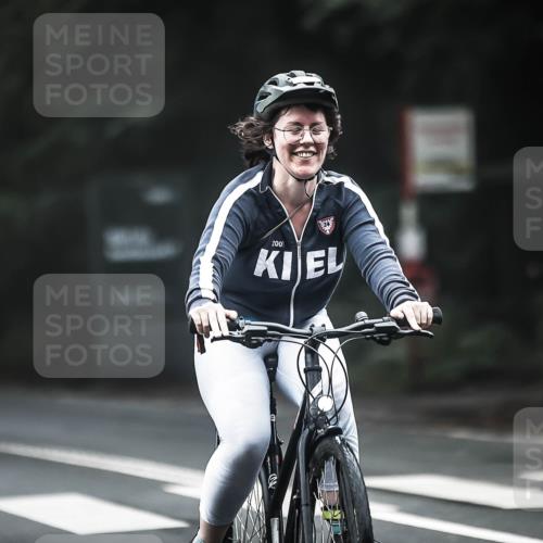 13.09.2026 - Stadtparktriathlon H.Heesch http://msf.ph/oto/10365186 13.09.2026 10:11:53 Radfahren 326, 331 meine-sportfotos.de