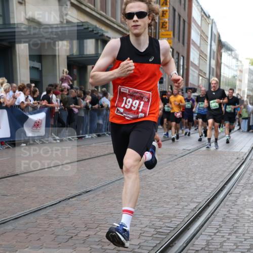 13.09.2026 - 21. swb-Marathon Bremen Strokosch-Dieckow http://msf.ph/oto/10365206 13.09.2026 13:37:25 Ziel 581, 1851, 2342, 3323, 3804, 4155, 4159, 4300, 4394, 4433, 4942, 5624, 5783, 5784, 6001, 6032, 6083, 6596, 6795, 6804, 6911, 7003, 7074, 7540, 7635, 7815, 7894, 7985, 8010, 8204, 8315, 8316, 8380, 8440, 8450, 8674, 8972, 9099, 9441, 9481, 9774, 10062, 10106, 13228, 270, 391, 448, 869, 950, 1180, 1854, 1991, 2531, 3333, 3627, 3732, 3823, 3894, 4628, 4932, 4947, 5388, 5547, 5577, 5612, 5738, 5791, 6046, 6629, 6904, 6947, 6961, 7006, 7074, 7571, 8268, 8443, 9701 meine-sportfotos.de