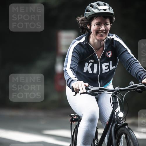 13.09.2026 - Stadtparktriathlon H.Heesch http://msf.ph/oto/10365210 13.09.2026 10:11:53 Radfahren 326, 331 meine-sportfotos.de