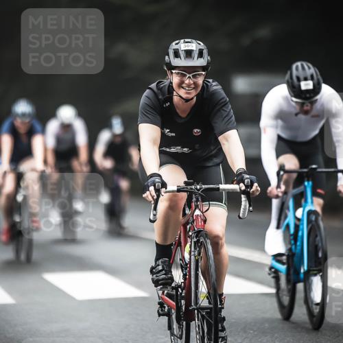 13.09.2026 - Stadtparktriathlon H.Heesch http://msf.ph/oto/10365216 13.09.2026 10:12:01 Radfahren 213, 256, 300, 305, 333, 334, 335 meine-sportfotos.de