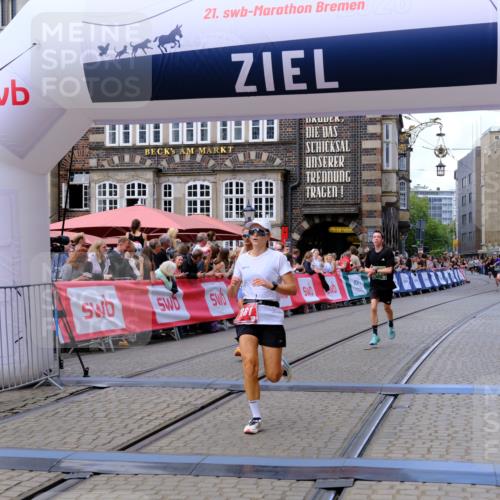 13.09.2026 - 21. swb-Marathon Bremen Tim E. http://msf.ph/oto/10365223 13.09.2026 13:02:54 Ziel 1795, 1850, 3609, 7841, 13237 meine-sportfotos.de