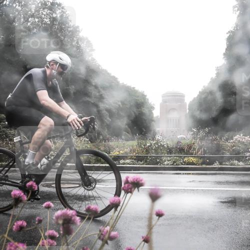 13.09.2026 - Stadtparktriathlon H.Heesch http://msf.ph/oto/10365224 13.09.2026 12:39:55 Radfahren 1151, 1297 meine-sportfotos.de