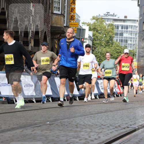 13.09.2026 - 21. swb-Marathon Bremen Strokosch-Dieckow http://msf.ph/oto/10365228 13.09.2026 10:59:50 Ziel 10147, 10377, 10745, 10922, 11151, 11207, 11519, 11594, 11873, 12267, 12295, 12481, 12527, 10175, 10691, 10758, 10867, 11071, 11158, 11159, 11160, 11250, 11259, 11427, 11445, 11453, 11524, 11525, 11528, 11637, 11879, 11904, 12123, 12238, 12239, 12274, 12388 meine-sportfotos.de