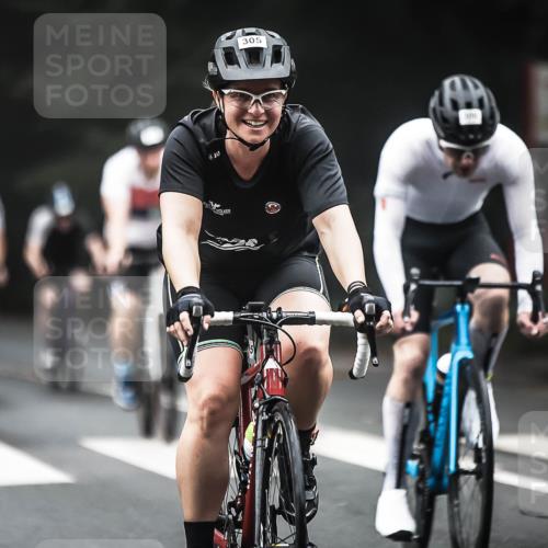 13.09.2026 - Stadtparktriathlon H.Heesch http://msf.ph/oto/10365231 13.09.2026 10:12:01 Radfahren 213, 256, 300, 305, 333, 334, 335 meine-sportfotos.de