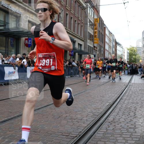 13.09.2026 - 21. swb-Marathon Bremen Strokosch-Dieckow http://msf.ph/oto/10365235 13.09.2026 13:37:25 Ziel 581, 1851, 2342, 3323, 3804, 4155, 4159, 4300, 4394, 4433, 4942, 5624, 5783, 5784, 6001, 6032, 6083, 6596, 6795, 6804, 6911, 7003, 7074, 7540, 7635, 7815, 7894, 7985, 8010, 8204, 8315, 8316, 8380, 8440, 8450, 8674, 8972, 9099, 9441, 9481, 9774, 10062, 10106, 13228, 270, 391, 448, 869, 950, 1180, 1854, 1991, 2531, 3333, 3627, 3732, 3823, 3894, 4628, 4932, 4947, 5388, 5547, 5577, 5612, 5738, 5791, 6046, 6629, 6904, 6947, 6961, 7006, 7074, 7571, 8268, 8443, 9701 meine-sportfotos.de