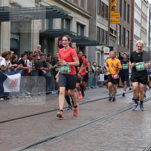13.09.2026 - 21. swb-Marathon Bremen Strokosch-Dieckow http://msf.ph/oto/10365264 13.09.2026 13:37:26 Ziel 581, 1851, 2342, 3323, 3804, 4155, 4159, 4300, 4394, 4433, 4675, 4942, 5624, 5783, 5784, 6001, 6032, 6083, 6596, 6795, 6804, 6911, 7003, 7540, 7635, 7815, 7894, 7985, 8010, 8138, 8204, 8315, 8316, 8380, 8440, 8450, 8674, 8920, 8972, 9099, 9441, 9481, 9774, 10062, 13228, 270, 391, 448, 869, 1180, 1854, 1991, 2531, 3323, 3333, 3627, 3732, 3823, 3894, 4628, 4932, 4947, 5388, 5547, 5577, 5612, 5738, 5791, 6046, 6629, 6904, 6947, 6961, 7006, 7074, 7571, 8268, 8443, 9701 meine-sportfotos.de