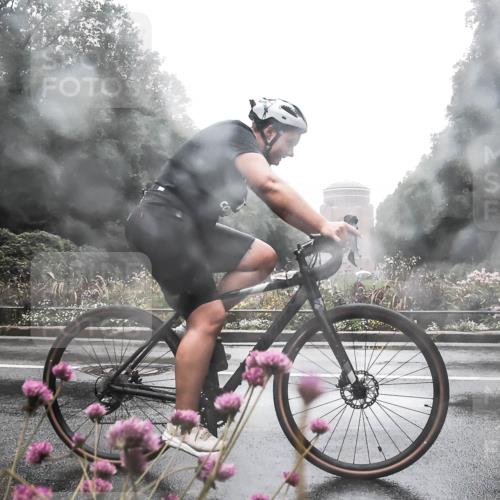 13.09.2026 - Stadtparktriathlon H.Heesch http://msf.ph/oto/10365271 13.09.2026 12:40:21 Radfahren 1080, 1135, 1198, 1265, 1271, 1291 meine-sportfotos.de