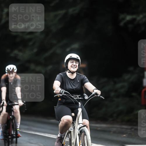 13.09.2026 - Stadtparktriathlon H.Heesch http://msf.ph/oto/10365330 13.09.2026 13:13:36 Radfahren 1082, 1208, 1245, 1261, 1269, 1311, 1369, 1372, 1401, 1407, 1424 meine-sportfotos.de