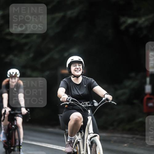13.09.2026 - Stadtparktriathlon H.Heesch http://msf.ph/oto/10365340 13.09.2026 13:13:36 Radfahren 1082, 1208, 1245, 1261, 1269, 1311, 1369, 1372, 1401, 1407, 1424 meine-sportfotos.de