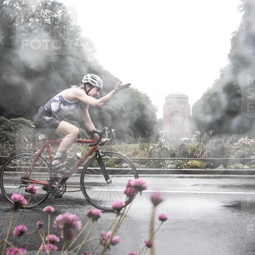 13.09.2026 - Stadtparktriathlon H.Heesch http://msf.ph/oto/10365341 13.09.2026 12:40:53 Radfahren 954, 1124 meine-sportfotos.de