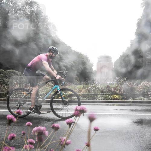 13.09.2026 - Stadtparktriathlon H.Heesch http://msf.ph/oto/10365348 13.09.2026 12:40:56 Radfahren 954, 1124, 1166, 1216 meine-sportfotos.de