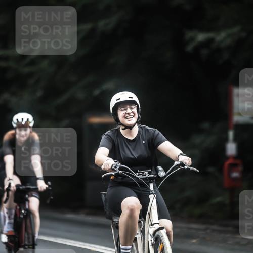 13.09.2026 - Stadtparktriathlon H.Heesch http://msf.ph/oto/10365350 13.09.2026 13:13:36 Radfahren 1082, 1208, 1245, 1261, 1269, 1311, 1369, 1372, 1401, 1407, 1424 meine-sportfotos.de