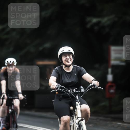 13.09.2026 - Stadtparktriathlon H.Heesch http://msf.ph/oto/10365356 13.09.2026 13:13:36 Radfahren 1082, 1208, 1245, 1261, 1269, 1311, 1369, 1372, 1401, 1407, 1424 meine-sportfotos.de
