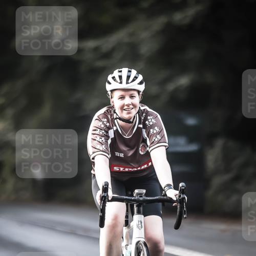 13.09.2026 - Stadtparktriathlon H.Heesch http://msf.ph/oto/10365398 13.09.2026 11:22:29 Radfahren 590, 671, 687, 748, 780, 805 meine-sportfotos.de