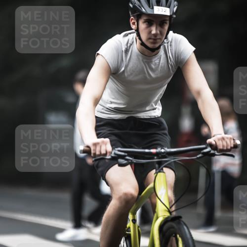 13.09.2026 - Stadtparktriathlon H.Heesch http://msf.ph/oto/10365407 13.09.2026 10:12:09 Radfahren 213, 256, 298, 312, 332, 333, 335 meine-sportfotos.de