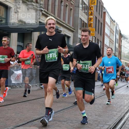 13.09.2026 - 21. swb-Marathon Bremen Strokosch-Dieckow http://msf.ph/oto/10365422 13.09.2026 13:37:29 Ziel 549, 581, 1851, 2342, 3316, 3657, 4066, 4155, 4159, 4300, 4394, 4433, 4675, 4902, 4942, 5624, 5783, 5784, 6001, 6032, 6083, 6596, 6795, 6804, 6911, 7003, 7540, 7635, 7815, 7894, 7985, 8010, 8138, 8204, 8315, 8316, 8380, 8440, 8450, 8920, 8972, 9097, 9099, 9481, 9774, 10062, 13228, 270, 391, 448, 869, 1180, 1854, 3323, 3333, 3627, 3804, 3823, 4628, 4932, 4947, 5388, 5547, 5577, 5612, 5738, 5791, 6046, 6904, 6947, 7074, 7571, 8268, 8443, 9701 meine-sportfotos.de
