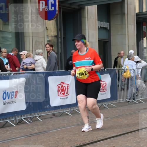 13.09.2026 - 21. swb-Marathon Bremen Strokosch-Dieckow http://msf.ph/oto/10365425 13.09.2026 11:28:43 Ziel 11352, 11444, 11496, 11942, 10534, 11017 meine-sportfotos.de