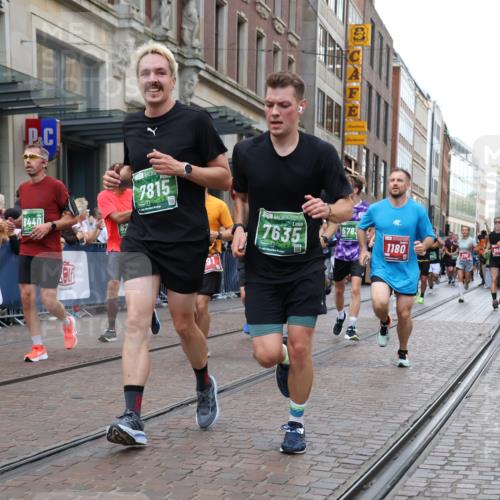 13.09.2026 - 21. swb-Marathon Bremen Strokosch-Dieckow http://msf.ph/oto/10365446 13.09.2026 13:37:29 Ziel 549, 581, 1851, 2342, 3316, 3657, 4066, 4155, 4159, 4300, 4394, 4433, 4675, 4902, 4942, 5624, 5783, 5784, 6001, 6032, 6083, 6596, 6795, 6804, 6911, 7003, 7540, 7635, 7815, 7894, 7985, 8010, 8138, 8204, 8315, 8316, 8380, 8440, 8450, 8920, 8972, 9097, 9099, 9481, 9774, 10062, 13228, 270, 391, 448, 869, 1180, 1854, 3323, 3333, 3627, 3804, 3823, 4628, 4932, 4947, 5388, 5547, 5577, 5612, 5738, 5791, 6046, 6904, 6947, 7074, 7571, 8268, 8443, 9701 meine-sportfotos.de