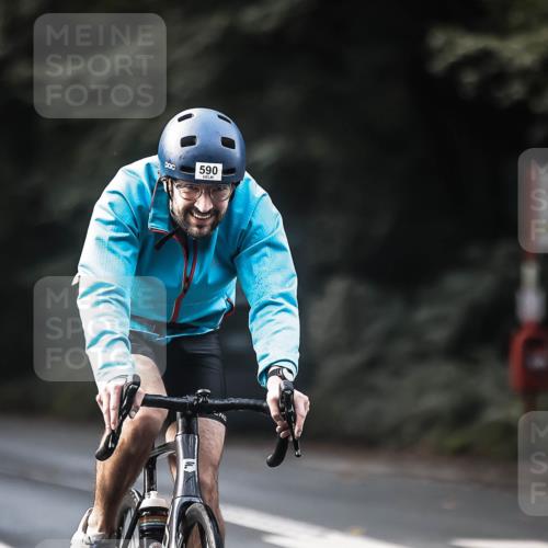 13.09.2026 - Stadtparktriathlon H.Heesch http://msf.ph/oto/10365455 13.09.2026 11:22:32 Radfahren 590, 687, 748, 805, 828 meine-sportfotos.de