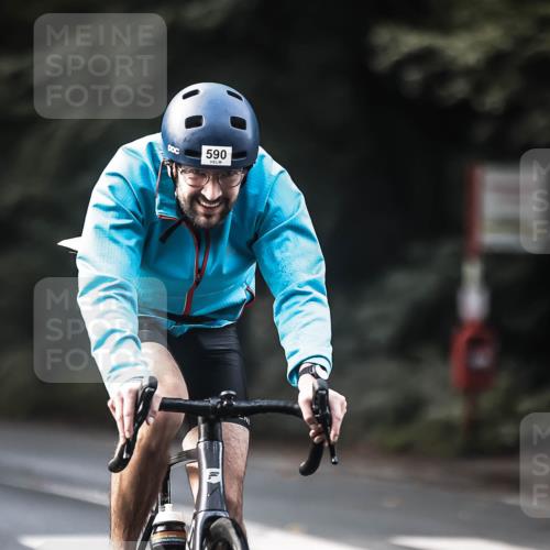 13.09.2026 - Stadtparktriathlon H.Heesch http://msf.ph/oto/10365459 13.09.2026 11:22:32 Radfahren 590, 687, 748, 805, 828 meine-sportfotos.de