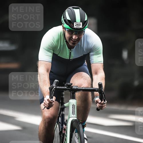 13.09.2026 - Stadtparktriathlon H.Heesch http://msf.ph/oto/10365463 13.09.2026 10:12:20 Radfahren 225, 237, 260, 262, 264 meine-sportfotos.de