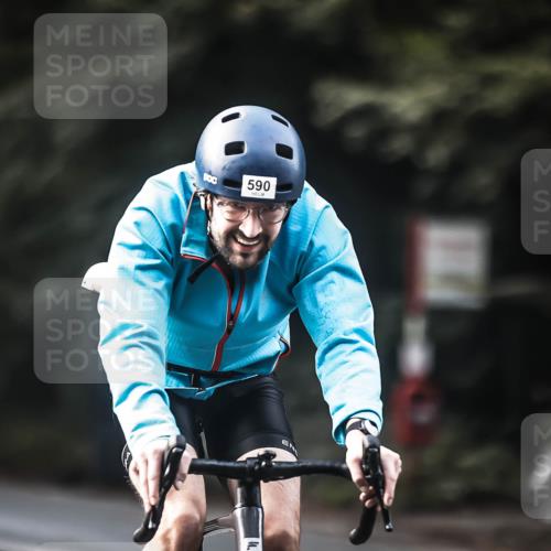 13.09.2026 - Stadtparktriathlon H.Heesch http://msf.ph/oto/10365467 13.09.2026 11:22:32 Radfahren 590, 687, 748, 805, 828 meine-sportfotos.de
