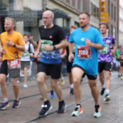13.09.2026 - 21. swb-Marathon Bremen Strokosch-Dieckow http://msf.ph/oto/10365474 13.09.2026 13:37:30 Ziel 549, 581, 1851, 2336, 2342, 3316, 3657, 4066, 4155, 4159, 4300, 4394, 4433, 4675, 4902, 4942, 5624, 5783, 5784, 6001, 6032, 6083, 6596, 6795, 6804, 6911, 7003, 7540, 7635, 7815, 7894, 7985, 8010, 8138, 8204, 8315, 8316, 8380, 8440, 8450, 8920, 8972, 9097, 9099, 9481, 9774, 13228, 270, 391, 448, 869, 1180, 3323, 3333, 3627, 3804, 3823, 4300, 4433, 4628, 4947, 5388, 5547, 5577, 5612, 5738, 5791, 6046, 6804, 6904, 6911, 6947, 7074, 7571, 8268, 8380, 8443, 9701 meine-sportfotos.de