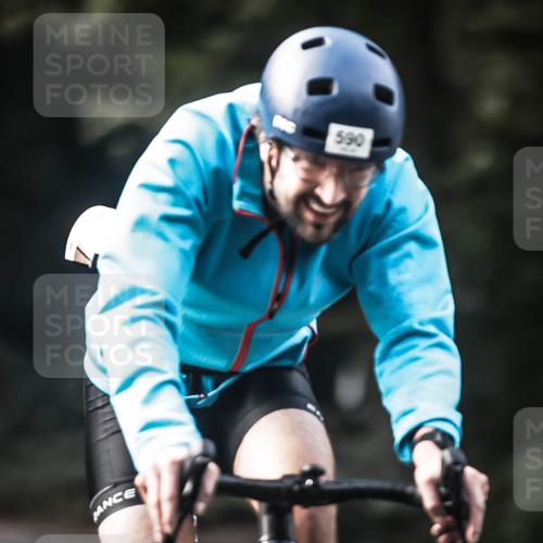 13.09.2026 - Stadtparktriathlon H.Heesch http://msf.ph/oto/10365481 13.09.2026 11:22:32 Radfahren 590, 687, 748, 805, 828 meine-sportfotos.de