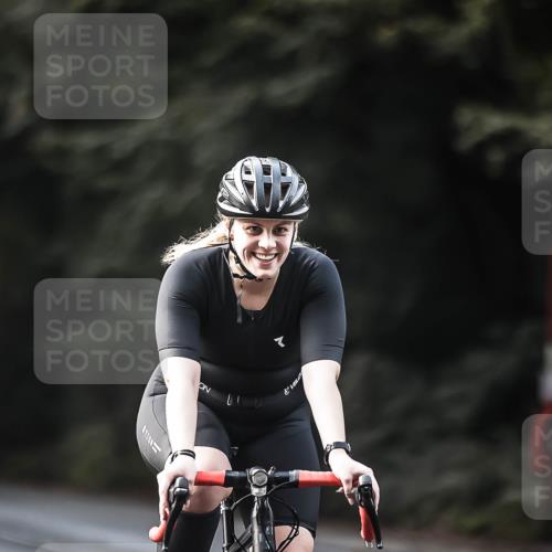 13.09.2026 - Stadtparktriathlon H.Heesch http://msf.ph/oto/10365509 13.09.2026 11:22:34 Radfahren 590, 748, 805, 828 meine-sportfotos.de