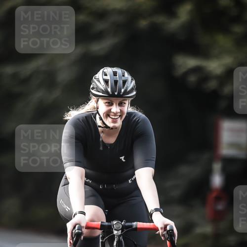13.09.2026 - Stadtparktriathlon H.Heesch http://msf.ph/oto/10365516 13.09.2026 11:22:34 Radfahren 590, 748, 805, 828 meine-sportfotos.de