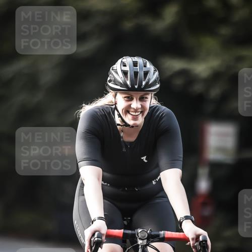 13.09.2026 - Stadtparktriathlon H.Heesch http://msf.ph/oto/10365521 13.09.2026 11:22:34 Radfahren 590, 748, 805, 828 meine-sportfotos.de