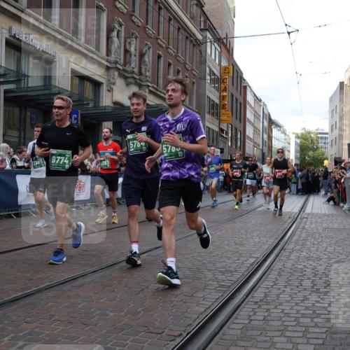 13.09.2026 - 21. swb-Marathon Bremen Strokosch-Dieckow http://msf.ph/oto/10365527 13.09.2026 13:37:31 Ziel 549, 581, 1851, 2336, 2342, 3207, 3316, 3657, 3707, 4066, 4155, 4159, 4394, 4675, 4902, 4942, 5624, 5783, 5784, 6001, 6032, 6083, 6596, 6795, 7003, 7540, 7594, 7635, 7815, 7894, 7985, 8010, 8138, 8204, 8264, 8315, 8316, 8440, 8450, 8920, 8972, 9097, 9099, 9481, 9774, 13228, 270, 391, 448, 869, 1180, 3323, 3333, 3627, 3804, 3823, 4155, 4300, 4433, 4628, 5388, 5547, 5577, 5612, 5738, 5791, 6804, 6904, 6911, 6947, 7074, 7571, 8268, 8380, 8443, 9701 meine-sportfotos.de