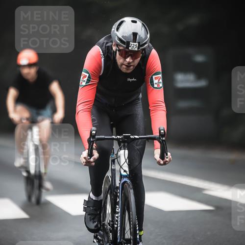 13.09.2026 - Stadtparktriathlon H.Heesch http://msf.ph/oto/10365536 13.09.2026 10:12:25 Radfahren 225, 237, 260, 262, 264, 322 meine-sportfotos.de