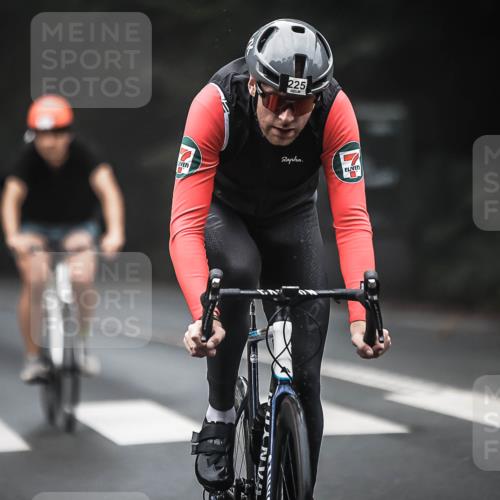 13.09.2026 - Stadtparktriathlon H.Heesch http://msf.ph/oto/10365543 13.09.2026 10:12:25 Radfahren 225, 237, 260, 262, 264, 322 meine-sportfotos.de