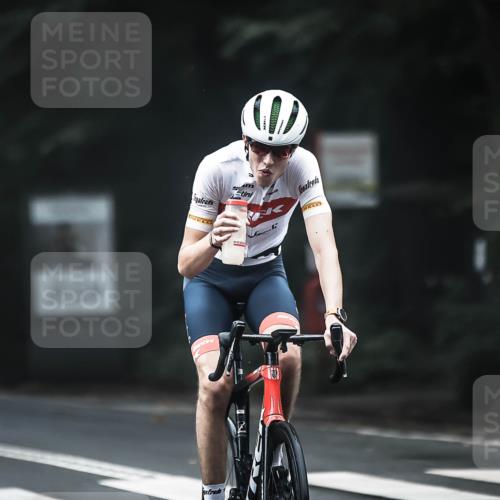 13.09.2026 - Stadtparktriathlon H.Heesch http://msf.ph/oto/10365582 13.09.2026 10:12:29 Radfahren 225, 237, 322 meine-sportfotos.de