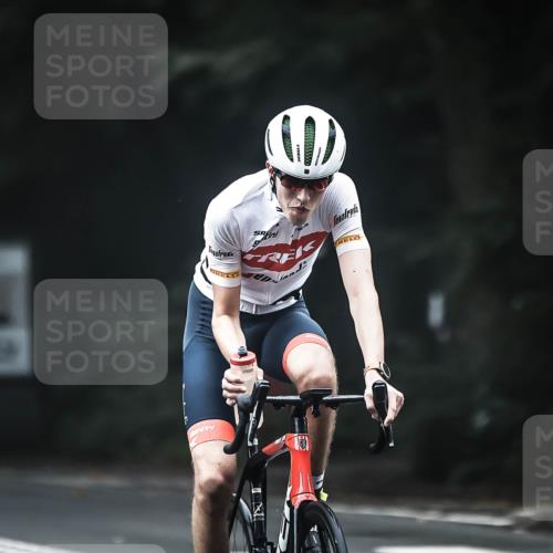 13.09.2026 - Stadtparktriathlon H.Heesch http://msf.ph/oto/10365587 13.09.2026 10:12:29 Radfahren 225, 237, 322 meine-sportfotos.de