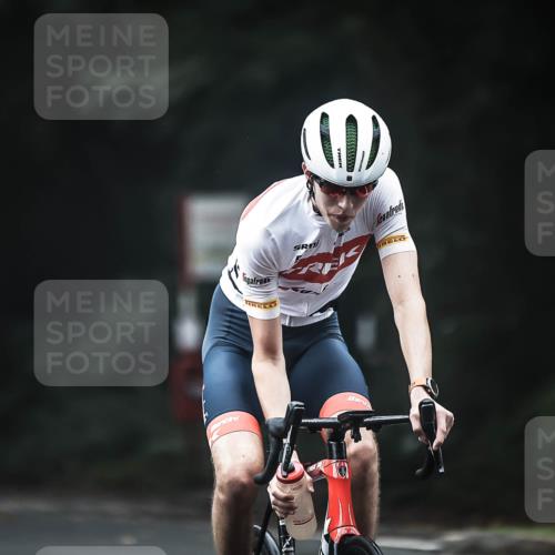 13.09.2026 - Stadtparktriathlon H.Heesch http://msf.ph/oto/10365592 13.09.2026 10:12:29 Radfahren 225, 237, 322 meine-sportfotos.de