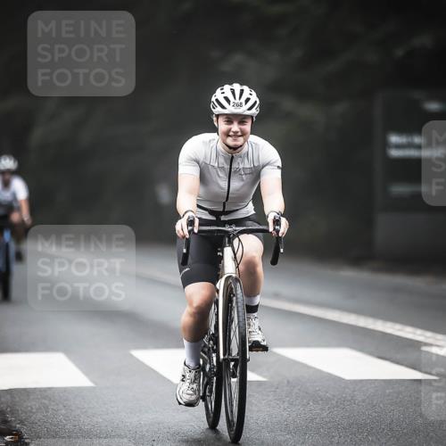 13.09.2026 - Stadtparktriathlon H.Heesch http://msf.ph/oto/10365606 13.09.2026 10:12:37 Radfahren 268, 303 meine-sportfotos.de