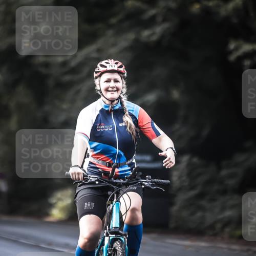 13.09.2026 - Stadtparktriathlon H.Heesch http://msf.ph/oto/10365608 13.09.2026 11:22:43 Radfahren 611, 656, 747, 767 meine-sportfotos.de