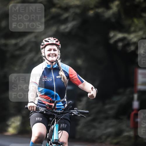 13.09.2026 - Stadtparktriathlon H.Heesch http://msf.ph/oto/10365613 13.09.2026 11:22:43 Radfahren 611, 656, 747, 767 meine-sportfotos.de