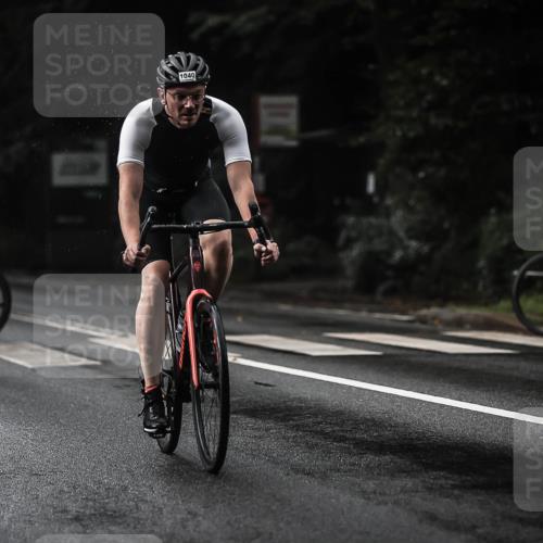 13.09.2026 - Stadtparktriathlon H.Heesch http://msf.ph/oto/10365616 13.09.2026 12:00:17 Radfahren 1021, 1040 meine-sportfotos.de