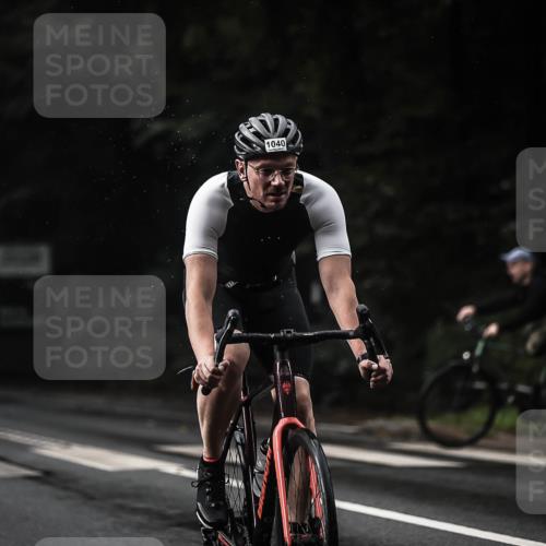 13.09.2026 - Stadtparktriathlon H.Heesch http://msf.ph/oto/10365621 13.09.2026 12:00:17 Radfahren 1021, 1040 meine-sportfotos.de