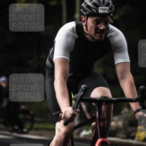 13.09.2026 - Stadtparktriathlon H.Heesch http://msf.ph/oto/10365649 13.09.2026 12:00:18 Radfahren 1005, 1040 meine-sportfotos.de