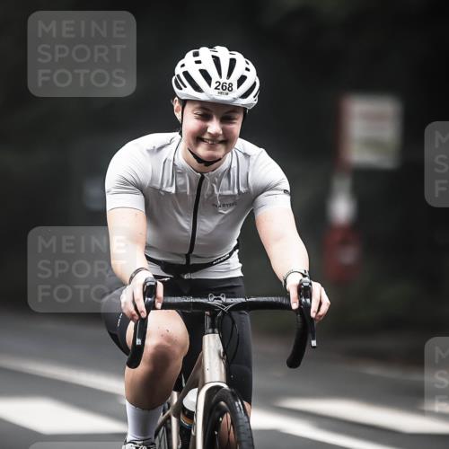 13.09.2026 - Stadtparktriathlon H.Heesch http://msf.ph/oto/10365664 13.09.2026 10:12:38 Radfahren 268, 303 meine-sportfotos.de