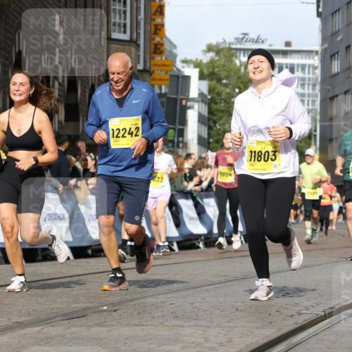 13.09.2026 - 21. swb-Marathon Bremen Strokosch-Dieckow http://msf.ph/oto/10365669 13.09.2026 10:59:58 Ziel 10147, 10355, 10669, 10745, 10928, 10929, 11056, 11089, 11151, 11194, 11207, 11419, 11501, 11519, 11594, 11803, 12138, 12295, 12480, 12481, 12527, 10758, 11071, 11158, 11159, 11160, 11250, 11259, 11445, 11453, 11524, 11525, 11528, 11587, 11588, 11589, 11907, 12123, 12274, 12352 meine-sportfotos.de