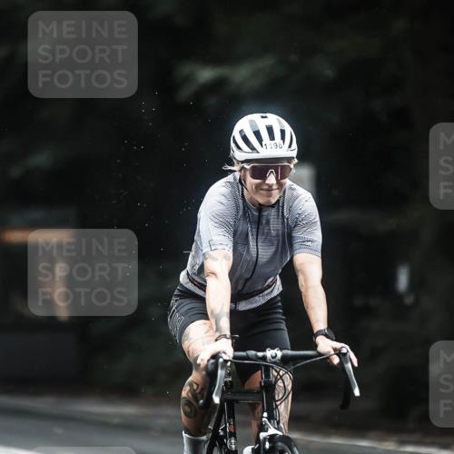 13.09.2026 - Stadtparktriathlon H.Heesch http://msf.ph/oto/10365673 13.09.2026 13:14:05 Radfahren 1198, 1265, 1289, 1385, 1461, 1473 meine-sportfotos.de