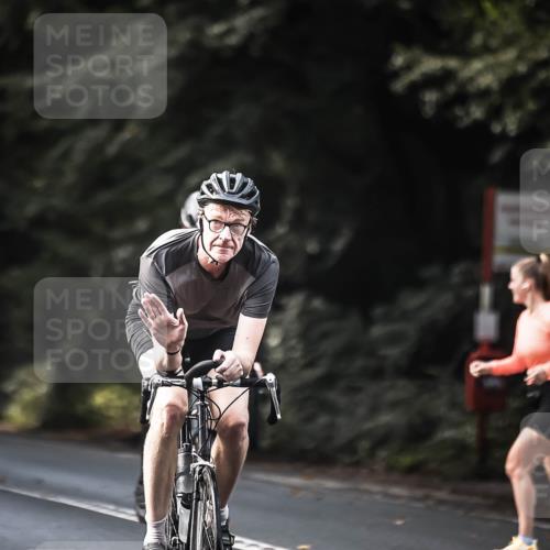 13.09.2026 - Stadtparktriathlon H.Heesch http://msf.ph/oto/10365688 13.09.2026 11:22:47 Radfahren 611, 656, 747, 767 meine-sportfotos.de